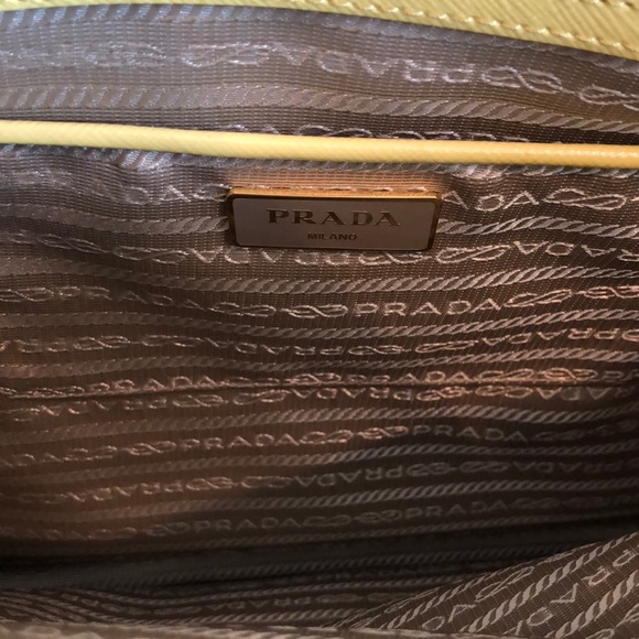 Prada Yellow Saffiano Vernice Tote Ananas - Picture 3 of 7